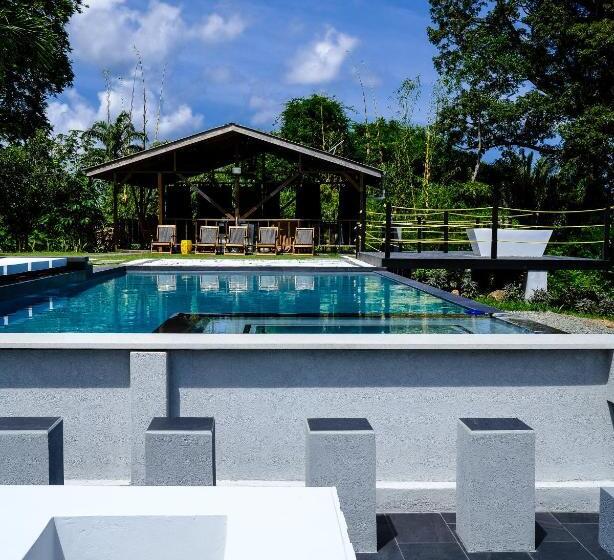 پانسیون Silk Cotton Cottages