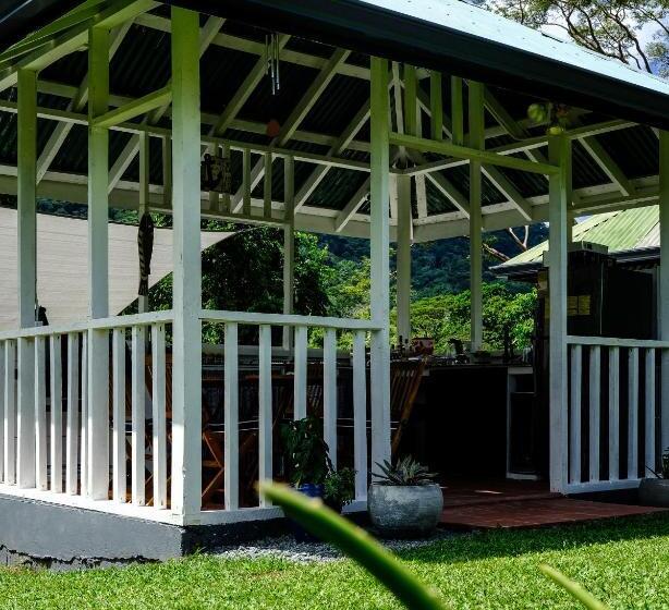 پانسیون Silk Cotton Cottages