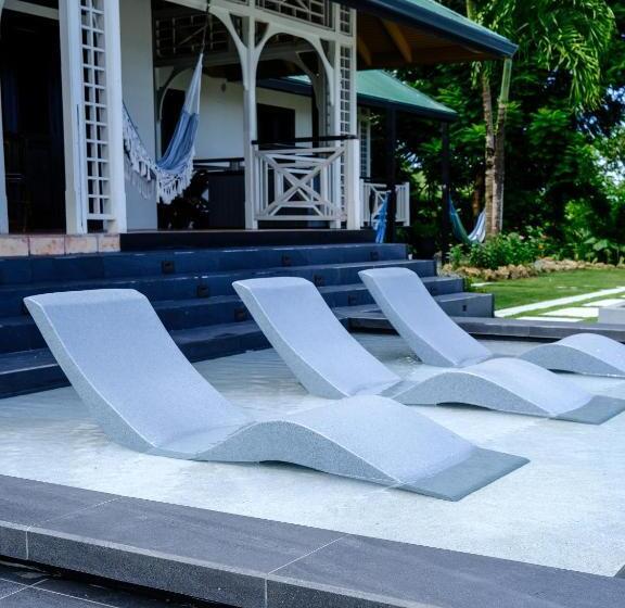 پانسیون Silk Cotton Cottages