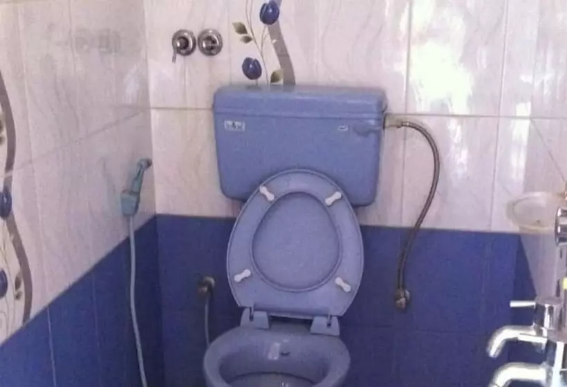 Hotelli Jaya Bharathi Lodge