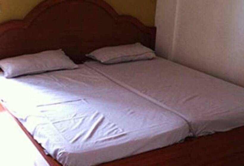 Hotel Jaya Bharathi Lodge