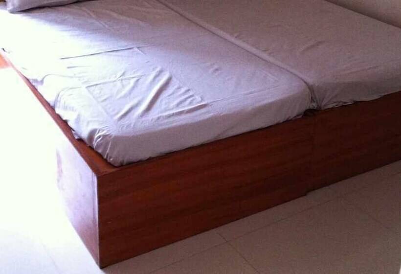 Hotel Jaya Bharathi Lodge