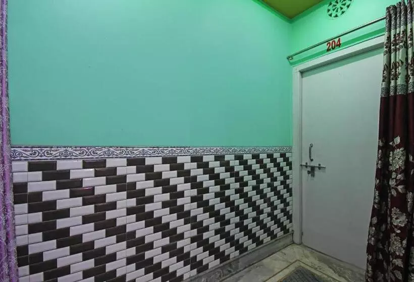 ホテル Oyo Yuvraj Lodge And