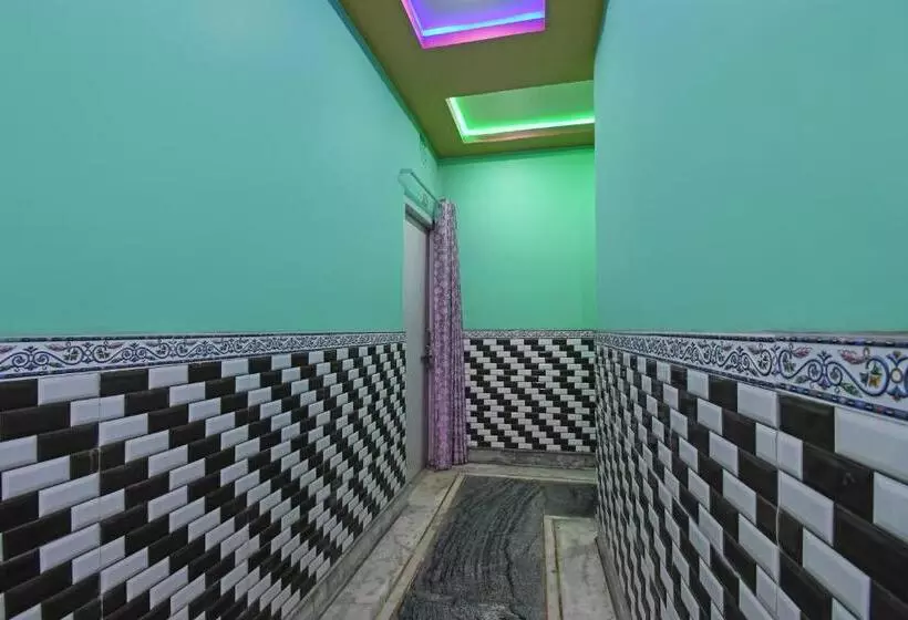 ホテル Oyo Yuvraj Lodge And