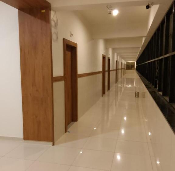 호텔 The Grand Dharti