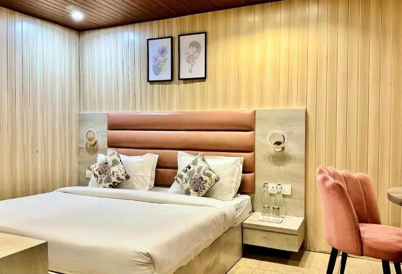 ホテル Wabi Sabi Stays Pride Inn