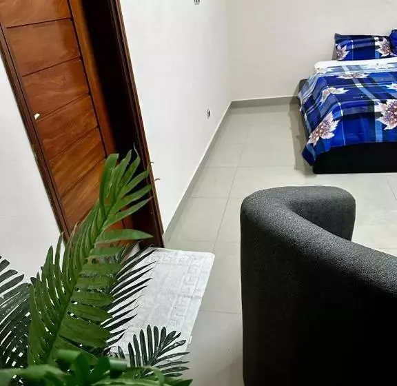 ペンション Your Private Room In Cotonou Guesthouse