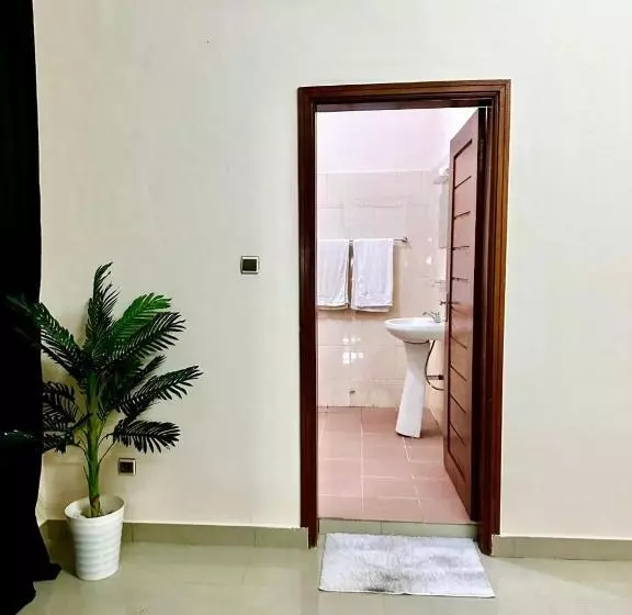 ペンション Your Private Room In Cotonou Guesthouse