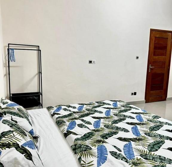 Pensão Your Private Room In Cotonou Guesthouse