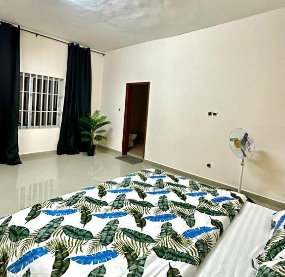 Pensão Your Private Room In Cotonou Guesthouse