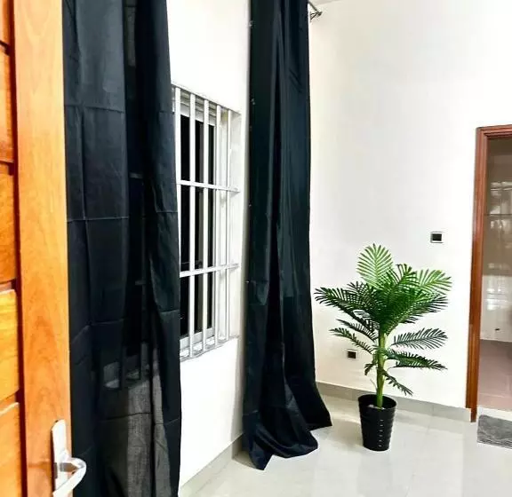 ペンション Your Private Room In Cotonou Guesthouse