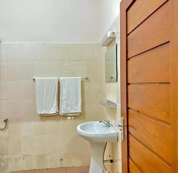 ペンション Your Private Room In Cotonou Guesthouse