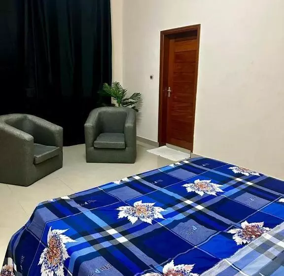 ペンション Your Private Room In Cotonou Guesthouse