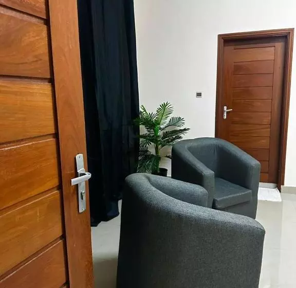 ペンション Your Private Room In Cotonou Guesthouse