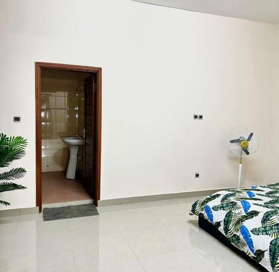 Pensão Your Private Room In Cotonou Guesthouse