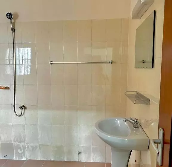ペンション Your Private Room In Cotonou Guesthouse