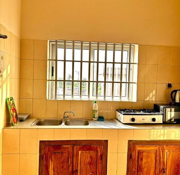 Pensão Your Private Room In Cotonou Guesthouse