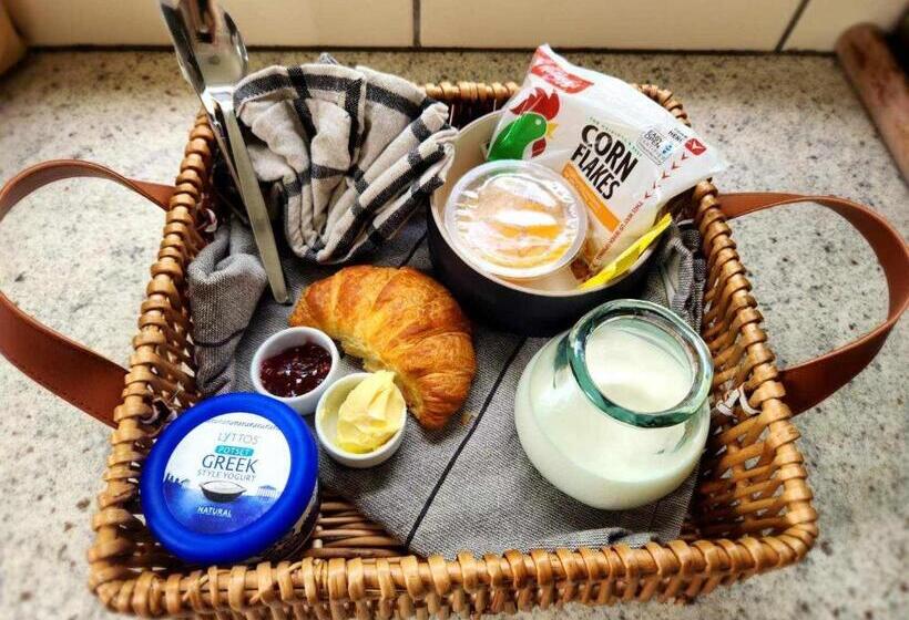 Ribbonwood Bed & Breakfast, Emu Park Qld