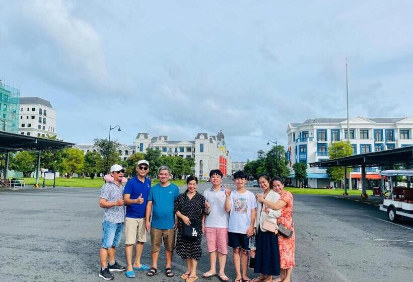 Beach Hotel Grand World