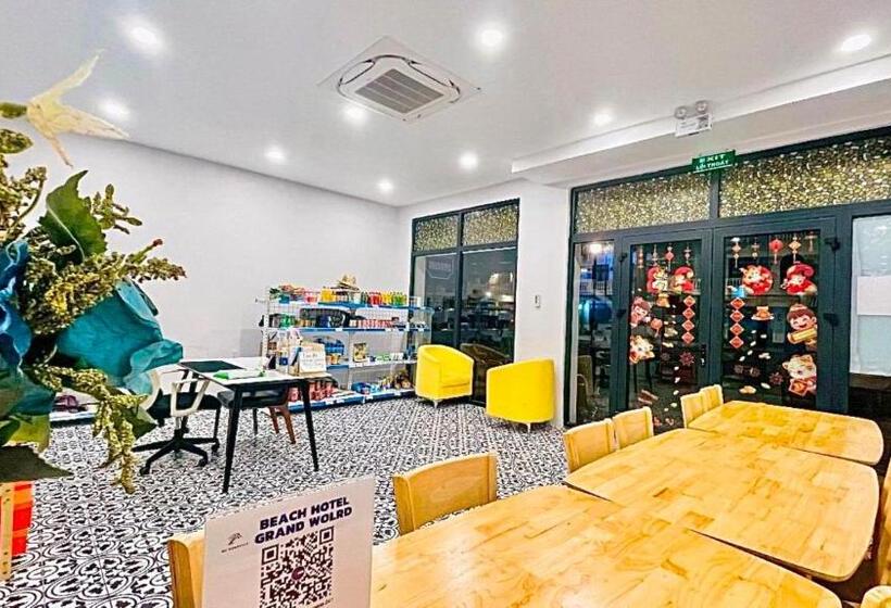 Beach Hotel Grand World