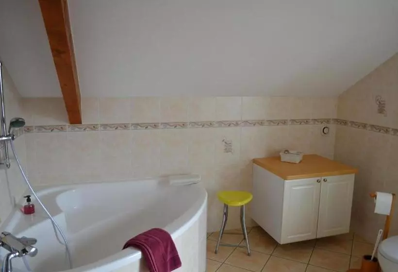 Aamiaismajoitus (B&B) Chambre D Hôtes Plesnois