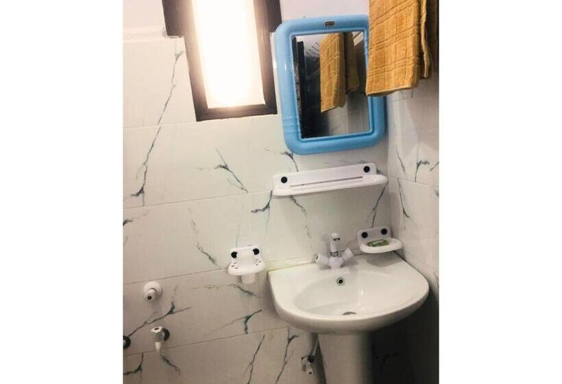 پانسیون Second Home Guest House Near Agha Khan Hospital , Airport, Ghulshan E Jamal Karachi