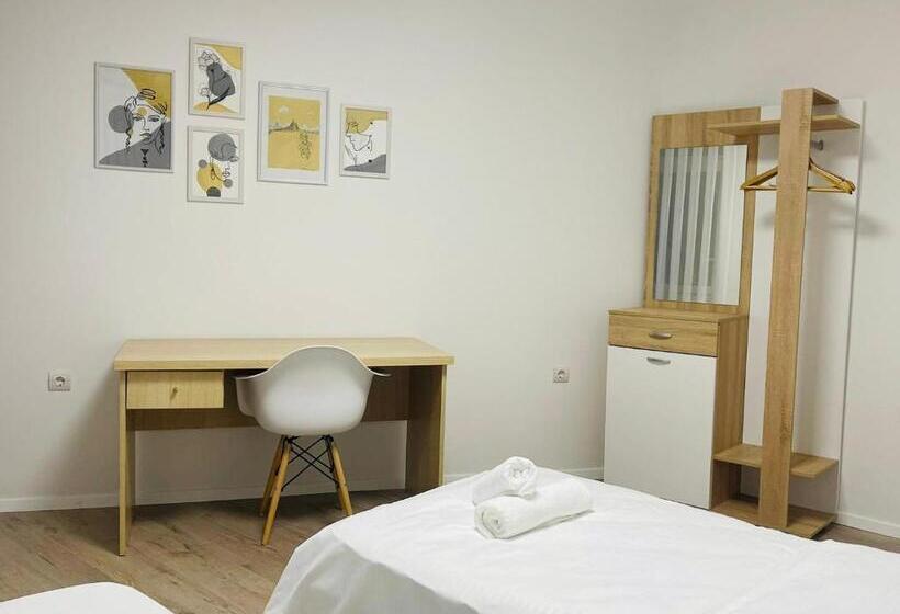 پانسیون Pristinanest