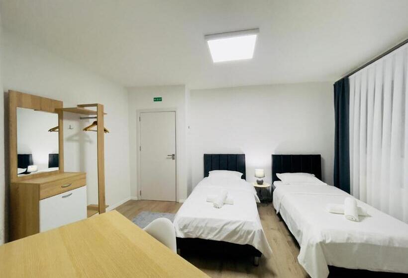 پانسیون Pristinanest