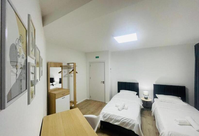 پانسیون Pristinanest