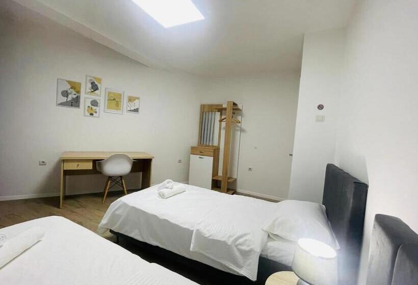 پانسیون Pristinanest