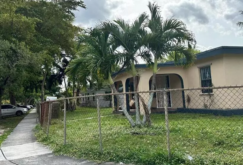 هاستل Hospedaje North Miami