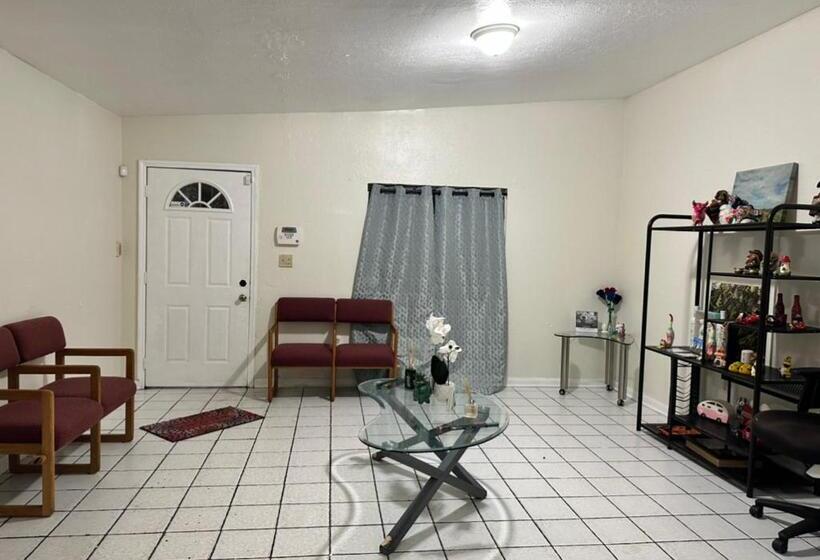 ユースホステル Hospedaje North Miami