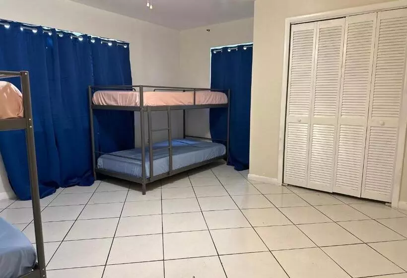 هاستل Hospedaje North Miami