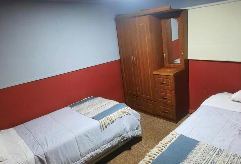 هاستل Hostal Nuria