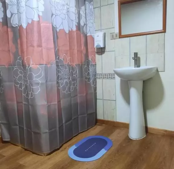 هاستل Hostal Nuria