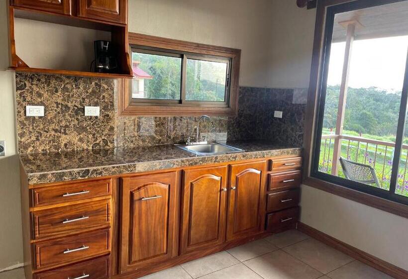 مبيت وإفطار Almore