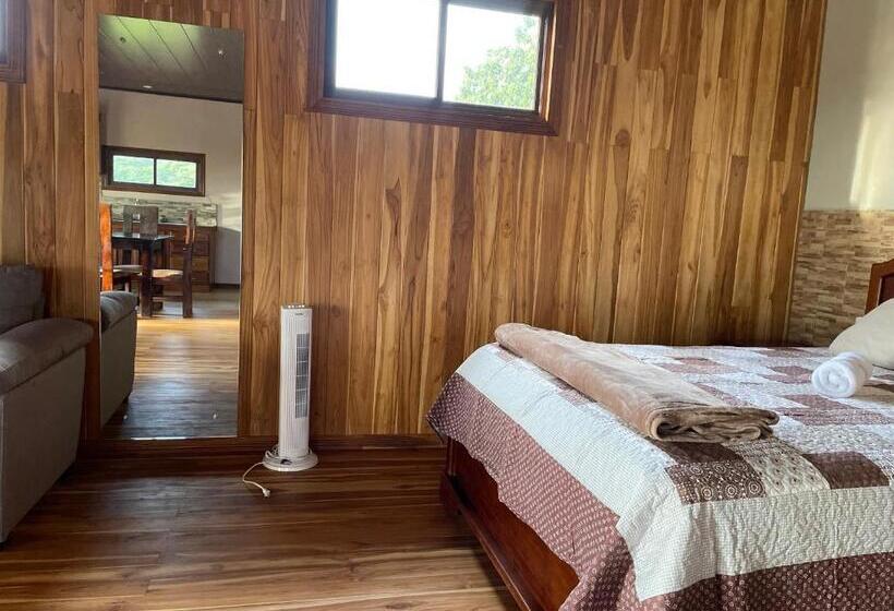 مبيت وإفطار Almore