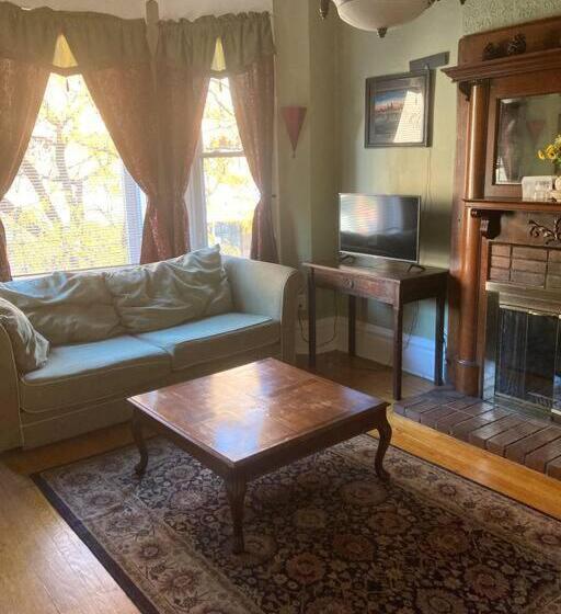 ベッドアンドブレックファースト Large Private Room With Queen Bed   2a