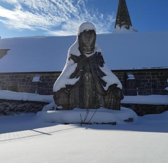 مبيت وإفطار Manoir Saint Pardoux 63680