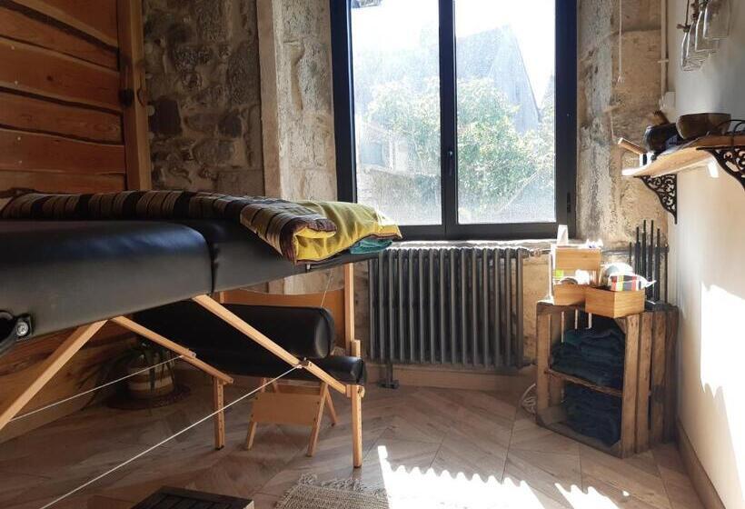 مبيت وإفطار Manoir Saint Pardoux 63680