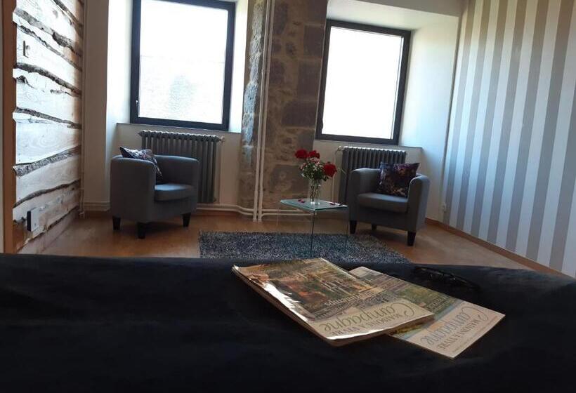 مبيت وإفطار Manoir Saint Pardoux 63680