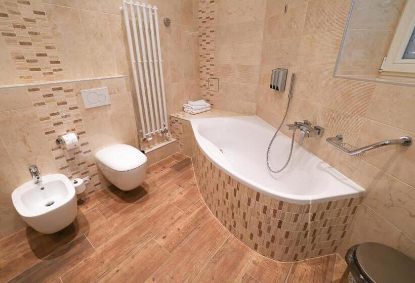 Boutique Hotel Ambiente +