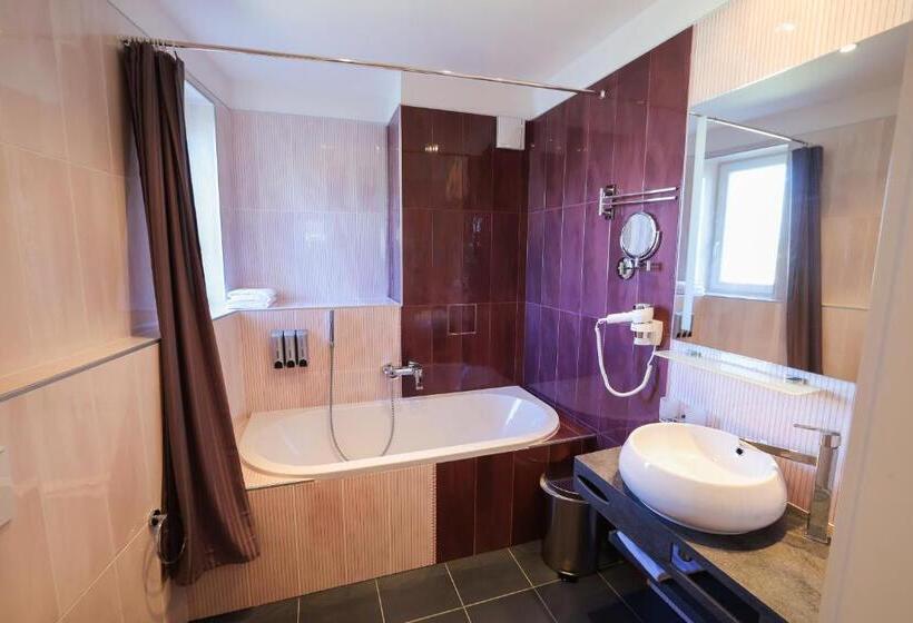 Boutique Hotel Ambiente +