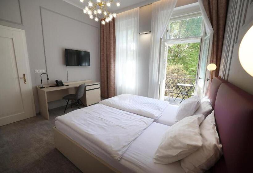 Boutique Hotel Ambiente +