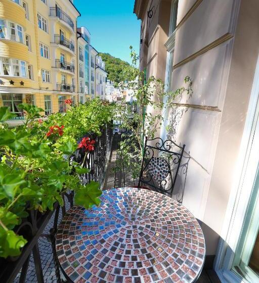 Boutique Hotel Ambiente +