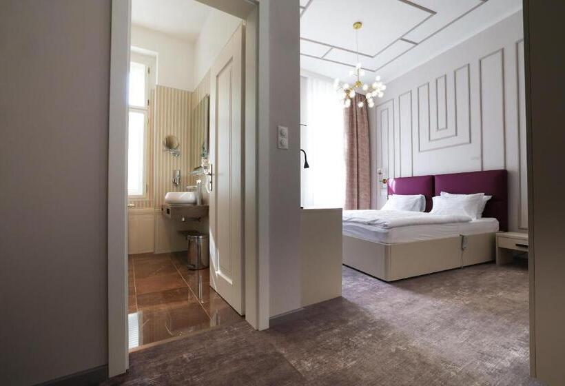 Boutique Hotel Ambiente +