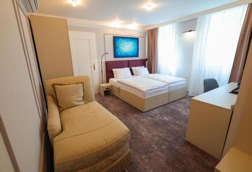 Boutique Hotel Ambiente +