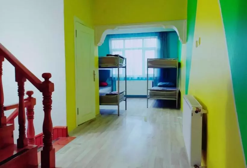 Eroz Hostel Old City