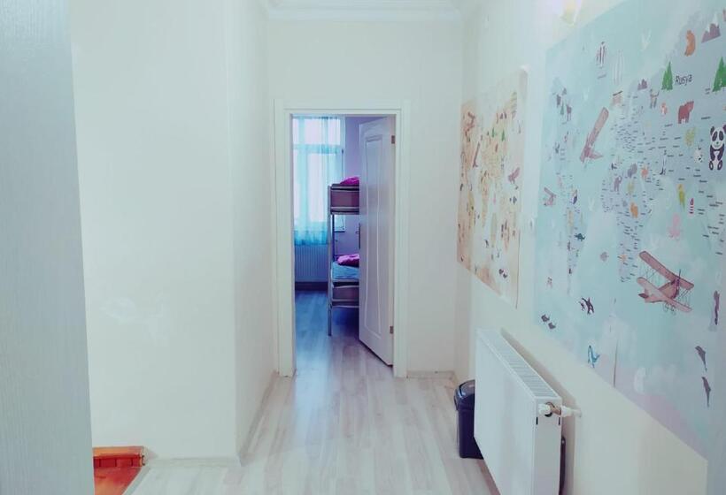 Eroz Hostel Old City