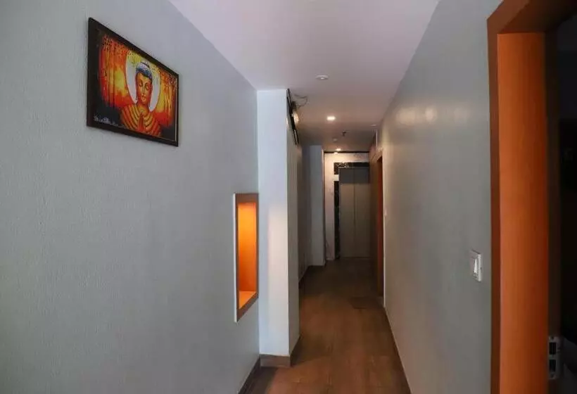 Hotel Flora